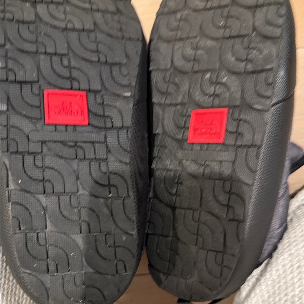 The North Face Women’s Dark Gray Quilted Boots - Picture 6 of 7
